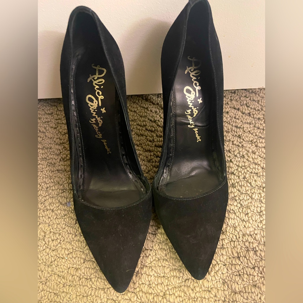 Alice & Olivia Gorgeous Black Suede Pumps
